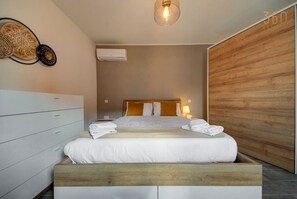 2 Schlafzimmer, Schreibtisch, Bügeleisen/Bügelbrett, WLAN