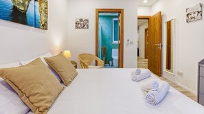 3 عدّة غرف نوم ومكتب ومكواة/لوح كي وواي فاي