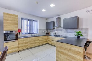 Fridge, microwave, oven, stovetop - Lovely 2BR APT with outdoor space in central Msida (Ta` Xbiex)