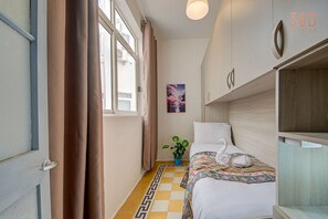 2 Schlafzimmer, Schreibtisch, Bügeleisen/Bügelbrett, WLAN