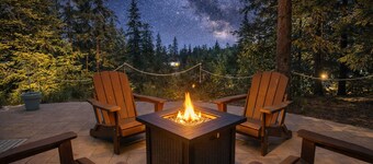 New Listing! River Song Cabin-Wenatchee River, ROKU, Propane Firepit, Dogs OK