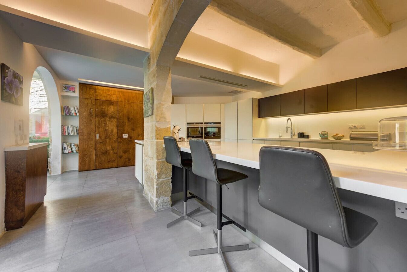 冰箱、微波炉、烤箱、炉灶