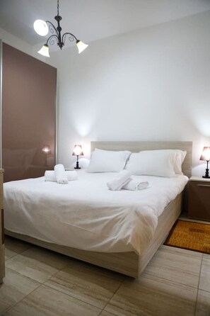 3 bedrooms, desk, iron/ironing board, WiFi