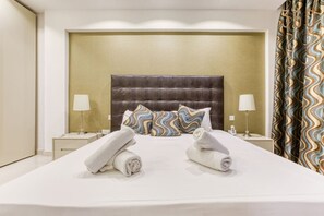 2 Schlafzimmer, Schreibtisch, Bügeleisen/Bügelbrett, WLAN