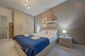 1 bedroom, desk, iron/ironing board, WiFi