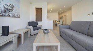 TV - Steps from Ghadira Bay 2BR | Jacuzzi Penthouse (Il-Mellieħa)