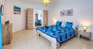 3 habitaciones, escritorio, tabla de planchar con plancha y wifi