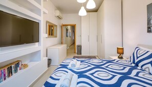 1 bedroom, desk, iron/ironing board, WiFi