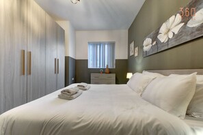 1 bedroom, desk, iron/ironing board, WiFi