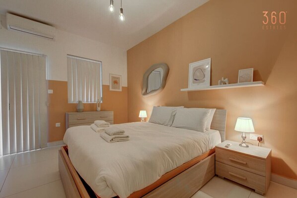 1 bedroom, desk, iron/ironing board, WiFi