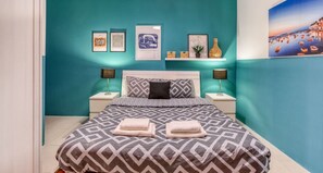 Desk, iron/ironing board, travel cot, WiFi