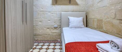 2 camere, una scrivania, ferro/asse da stiro, Wi-Fi