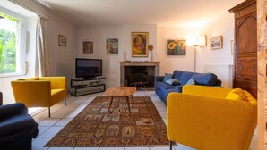 TV, DVD player - Holiday Home 'Chant D'Etoiles' with Private Pool (Roynac)
