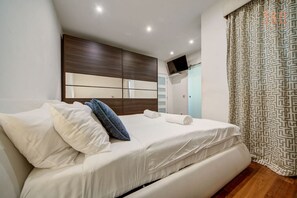 3 Schlafzimmer, Schreibtisch, Bügeleisen/Bügelbrett, WLAN