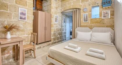 Authentic Valletta Studio in Malta’s Capital!