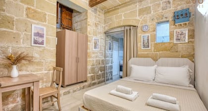 Authentic Valletta Studio in Malta’s Capital!