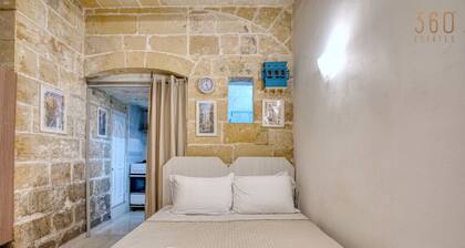 Authentic Valletta Studio in Malta’s Capital!