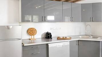 Signature Apartment, City View | Bathroom