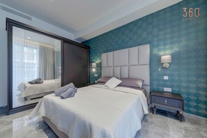 1 bedroom, desk, iron/ironing board, WiFi