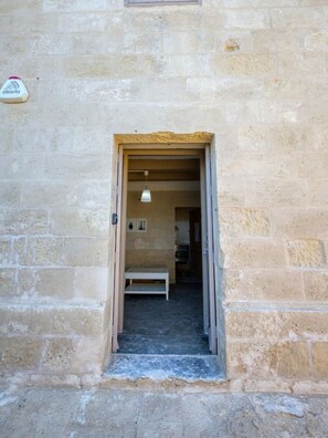 Exterior detail - The Delimara Lighthouse - A Unique, cultural stay (Marsaxlokk)