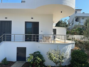 Standard Studio, Balcony, Garden View | Balcony - Apartments Meleqi (Ksamil)