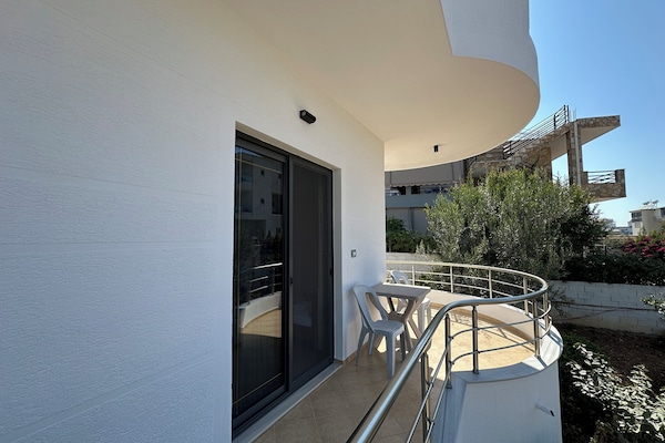 Standard Studio, Balcony, Garden View | Balcony