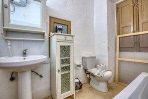 Handtücher, Seife, Toilettenpapier