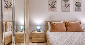 3 habitaciones, escritorio, tabla de planchar con plancha y wifi