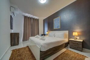 3 bedrooms, desk, iron/ironing board, WiFi