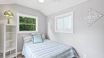 1 bedroom, iron/ironing board, free WiFi, bed sheets