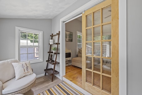 TV. Newly Renovated Cottage 4 in Alton Bay, NH