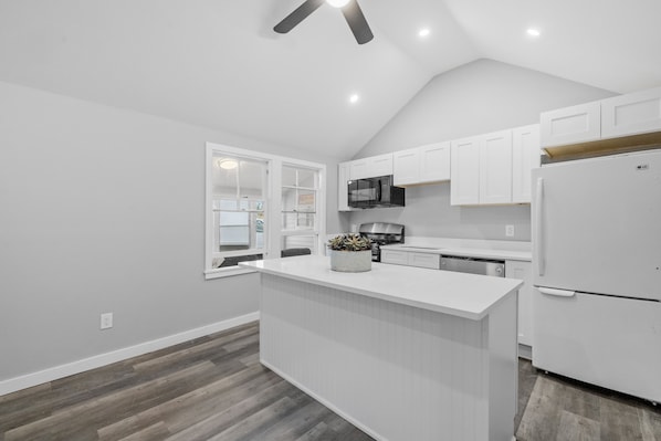 Fridge, microwave, oven, stovetop