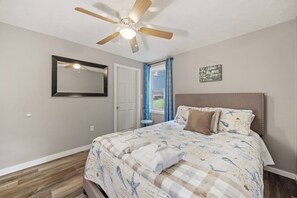 2 slaapkamers, een strijkplank/strijkijzer, gratis wifi, beddengoed