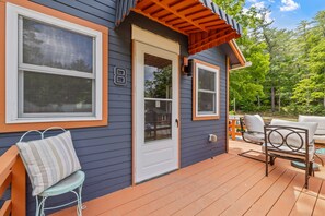 Terrace/patio - Newly Renovated Cottage 8 Main Street Alton Bay! (Alton)