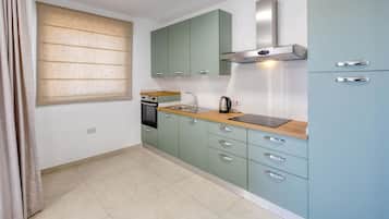 Micro-ondes, four, plaque de cuisson, lave-vaisselle