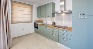 Microonde, forno, piano cottura, lavastoviglie