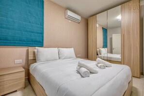 3 bedrooms, desk, iron/ironing board, WiFi