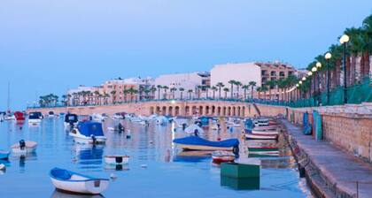 Peaceful 4BR home with Views, Terrace, Wifi & AC !