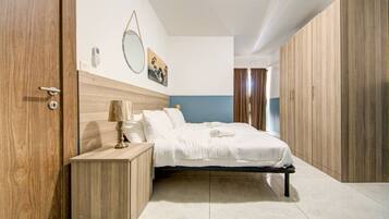 4 bedrooms, iron/ironing board, travel cot, WiFi
