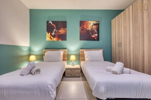 4 slaapkamers, een bureau, wifi, beddengoed