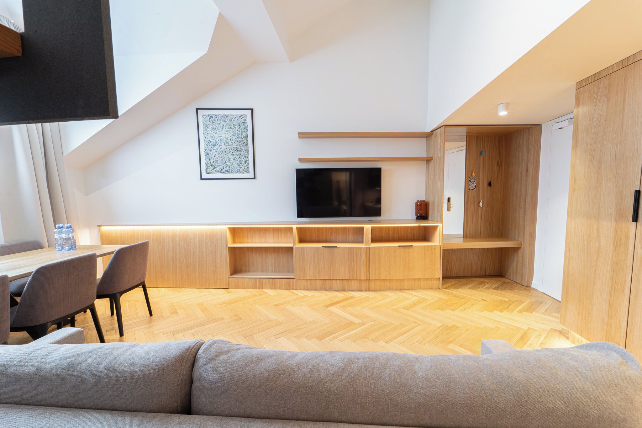 Classic Apartment, 2 Bedrooms, Non Smoking, Mezzanine | Living area | 55-inch Smart TV with digital channels