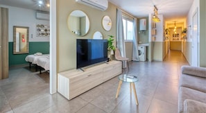 5 bedrooms, desk, iron/ironing board, travel cot