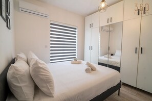 2 makuuhuonetta, työpöytä, Wi-Fi, vuodevaatteet