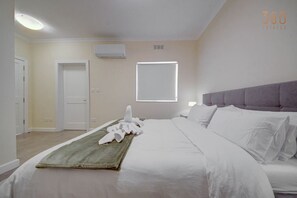 2 Schlafzimmer, Schreibtisch, Bügeleisen/Bügelbrett, WLAN