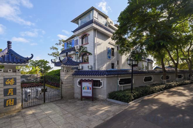 المنشأة من الخارج