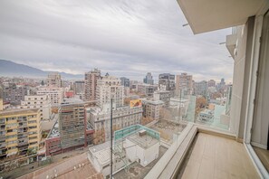 สแตนดาร์ดสตูดิโอ | ลานระเบียง/นอกชาน