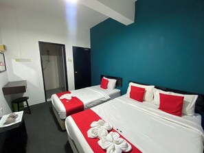 Superior Suite | Desk, free WiFi, bed sheets