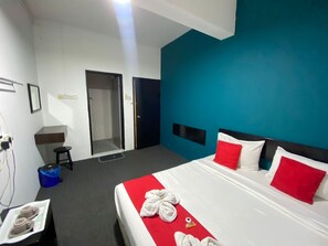 Deluxe Double Room | Desk, free WiFi, bed sheets