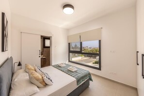 4 slaapkamers, een strijkplank/strijkijzer, wifi, beddengoed