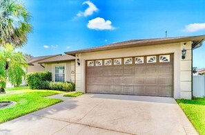 Exterior - Ref 9900PF. Stunning villa own pool, games room. Near Disney (Four Corners)